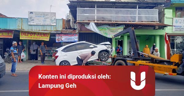 Diduga Salah Injak  Pedal Mobil  di  Bandar Lampung Tabrak 